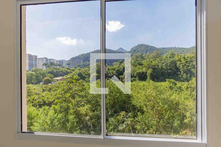 Sala Janela de apartamento à venda com 2 quartos, 40m² em Itanhangá, Rio de Janeiro