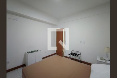 Quarto 1 de apartamento para alugar com 2 quartos, 58m² em Copacabana, Rio de Janeiro
