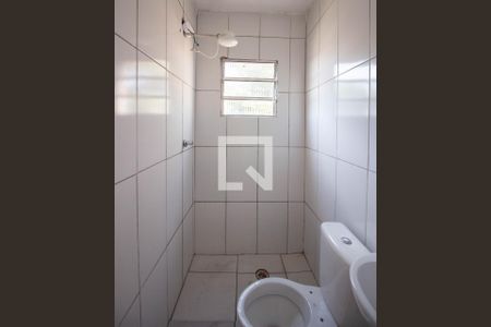 Banheiro de kitnet/studio para alugar com 1 quarto, 25m² em Cidade Nova São Miguel, São Paulo