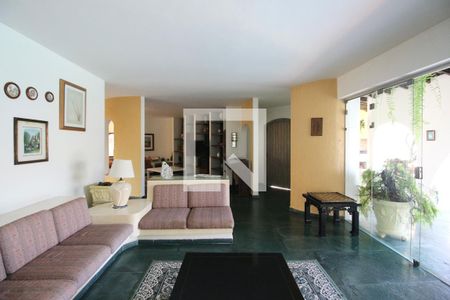 Sala de casa de condomínio para alugar com 4 quartos, 750m² em Jardim Acapulco, Guarujá