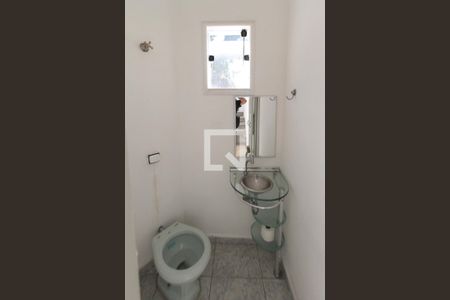 Lavabo de casa de condomínio para alugar com 3 quartos, 130m² em Vila Ivone, São Paulo
