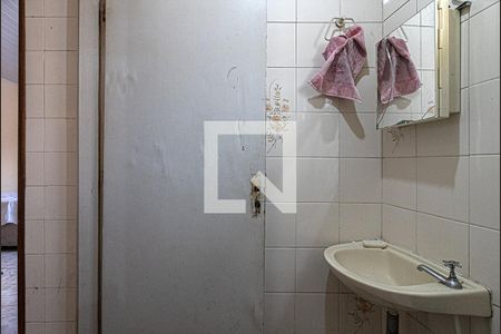 banheiro social1_4 de casa à venda com 4 quartos, 100m² em Vila Água Funda, São Paulo