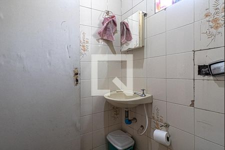 banheiro social1_3 de casa à venda com 4 quartos, 100m² em Vila Água Funda, São Paulo