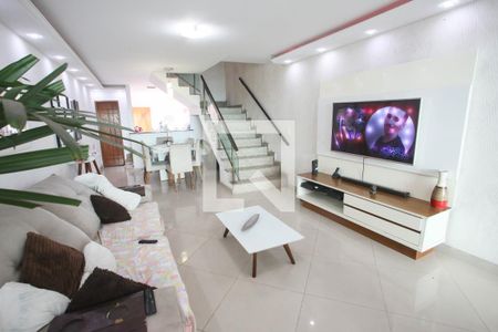 Sala de Estar de casa de condomínio à venda com 5 quartos, 300m² em Jacarepaguá, Rio de Janeiro