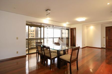 Apartamento à venda com 153m², 4 quartos e 2 vagasSala