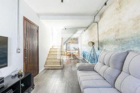 Casa à venda com 3 quartos, 130m² em Jardim Rizzo, São Paulo