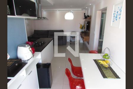 Sala de apartamento para alugar com 3 quartos, 72m² em Jardim Caner, Taboão da Serra