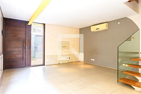 Casa à venda com 2 quartos, 151m² em Vila Elvira, São Paulo