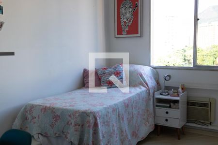 Quarto 1 de apartamento à venda com 3 quartos, 75m² em Grajaú, Rio de Janeiro