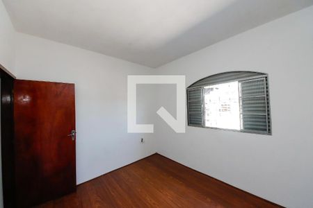 Quarto 1 de casa para alugar com 3 quartos, 190m² em Jardim Iva, São Paulo