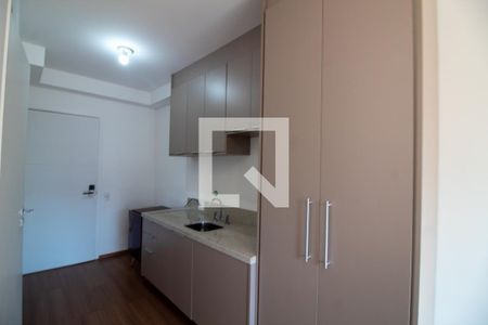 Cozinha de kitnet/studio para alugar com 1 quarto, 26m² em Jardim das Acácias, São Paulo