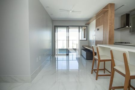 Sala, panorâmica de apartamento para alugar com 2 quartos, 74m² em Vila Nova Conceição, São Paulo