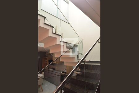 Escada de casa à venda com 3 quartos, 289m² em Vila Alpina, Santo André