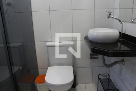 Banheiro de casa para alugar com 1 quarto, 20m² em Goiânia, Belo Horizonte