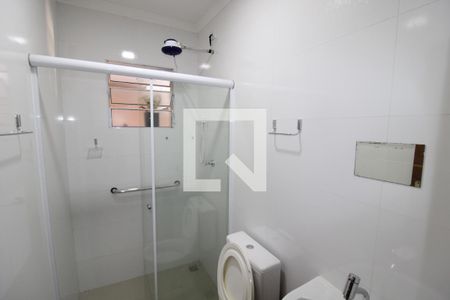 Banheiro de casa para alugar com 1 quarto, 30m² em Parque Peruche, São Paulo