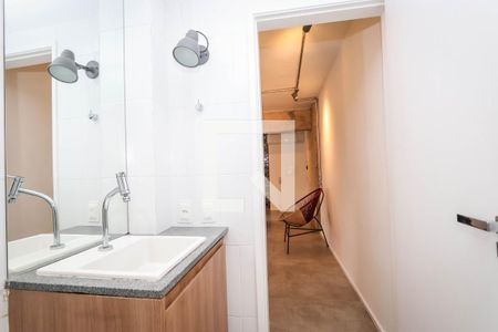 Banheiro de apartamento para alugar com 1 quarto, 51m² em Cerqueira César, São Paulo