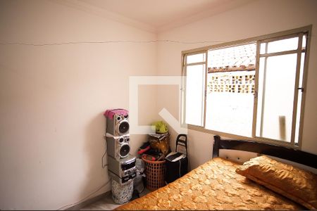 Quarto 1 de casa para alugar com 2 quartos, 60m² em Maria Helena, Belo Horizonte