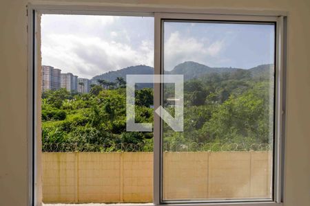 Sala Janela de apartamento para alugar com 2 quartos, 40m² em Itanhangá, Rio de Janeiro