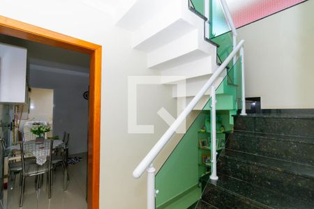 Escada de casa à venda com 3 quartos, 145m² em Jardim Vila Formosa, São Paulo