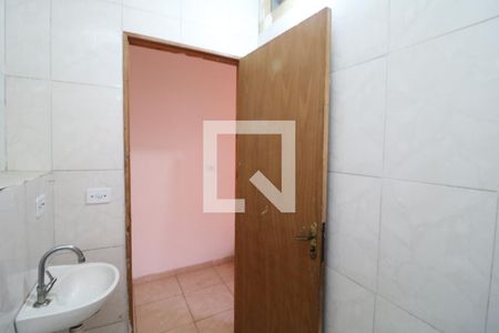 Banheiro de casa para alugar com 1 quarto, 60m² em Jardim Novo Carrao, São Paulo