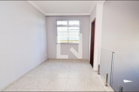 Sala do 2º andar de casa à venda com 4 quartos, 350m² em Palmares, Belo Horizonte
