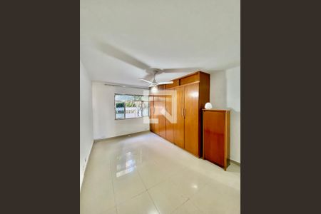 Quarto de casa para alugar com 1 quarto, 40m² em Todos Os Santos, Rio de Janeiro