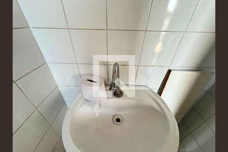 Banheiro de casa para alugar com 1 quarto, 35m² em Vila Guarani (z Sul), São Paulo