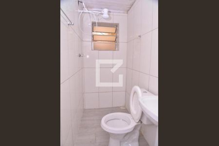 Banheiro de casa para alugar com 1 quarto, 30m² em Vila Suica, Santo André