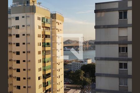 Sala - Vista ponte Hercílio Luz de apartamento para alugar com 4 quartos, 239m² em Centro, Florianópolis