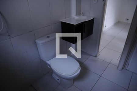 Banheiro de casa para alugar com 1 quarto, 60m² em Parque São Luís, São Paulo