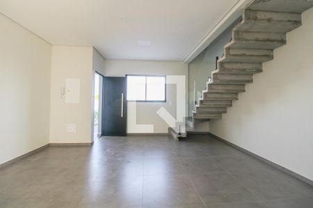 Casa de condomínio para alugar com 110m², 3 quartos e 2 vagasSala