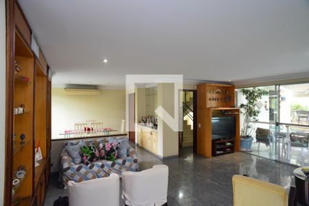 Sala de casa de condomínio à venda com 4 quartos, 432m² em Barra da Tijuca, Rio de Janeiro