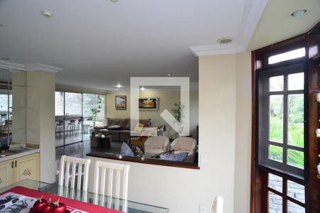 Sala de casa de condomínio à venda com 4 quartos, 432m² em Barra da Tijuca, Rio de Janeiro