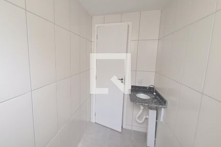 Banheiro de apartamento para alugar com 2 quartos, 64m² em Chácaras Rio-petrópolis, Duque de Caxias