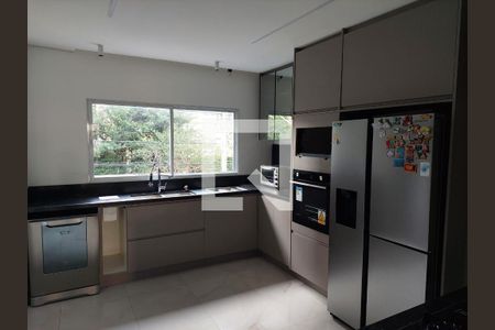 Casa à venda com 4 quartos, 292m² em Vila Sonia, São Paulo