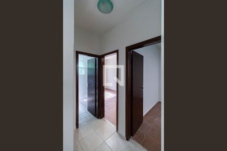Corredor de casa à venda com 2 quartos, 70m² em Heliópolis, Belo Horizonte
