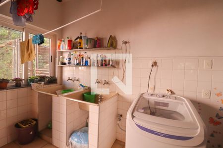 Casa de condomínio à venda com 5000m², 6 quartos e 3 vagas Casa de condomínio à venda com 5000m², 6 quartos e 3 vagas Área de Serviço