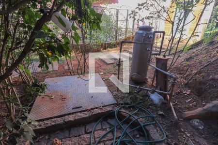 Casa de condomínio à venda com 5000m², 6 quartos e 3 vagas Casa de condomínio à venda com 5000m², 6 quartos e 3 vagasQuintal