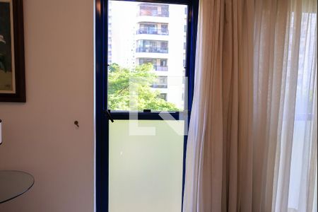 Vista da Sala de apartamento para alugar com 2 quartos, 88m² em Vila Uberabinha, São Paulo