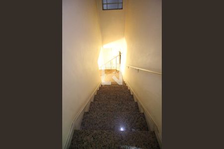 Escada de casa para alugar com 3 quartos, 100m² em Jardim São Paulo, São Paulo
