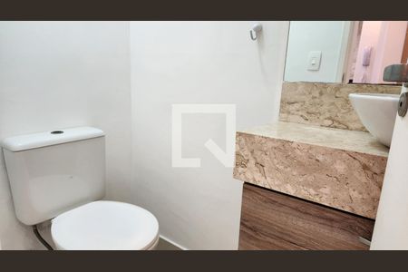 Banheiro de casa de condomínio à venda com 2 quartos, 78m² em Vila Alati, Jundiaí