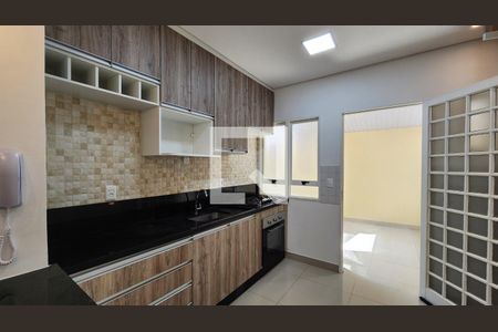 Cozinha de casa de condomínio à venda com 2 quartos, 78m² em Vila Alati, Jundiaí