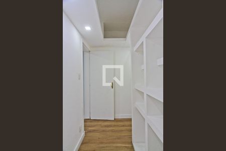 Closet de casa para alugar com 1 quarto, 60m² em Jardim Marisa, São Paulo