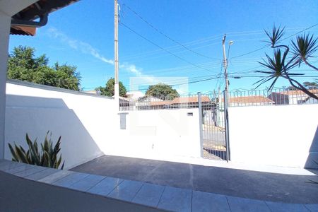 Vista da Sala  de casa à venda com 3 quartos, 200m² em Vila Georgina, Campinas