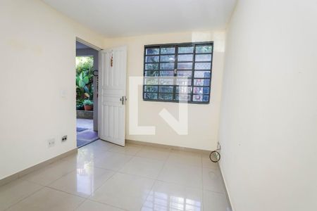 Sala de apartamento para alugar com 2 quartos, 50m² em Jardim Mirna, Taboão da Serra