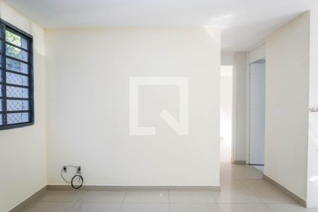 Sala de apartamento para alugar com 2 quartos, 50m² em Jardim Mirna, Taboão da Serra