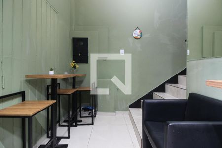 Hall social de kitnet/studio para alugar com 1 quarto, 16m² em Pinheiros, São Paulo