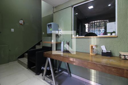 Hall social de kitnet/studio para alugar com 1 quarto, 20m² em Pinheiros, São Paulo