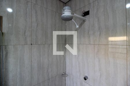 Banheiro de kitnet/studio para alugar com 1 quarto, 20m² em Pinheiros, São Paulo