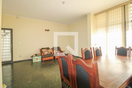 Sala de casa à venda com 3 quartos, 250m² em Parque São Quirino, Campinas